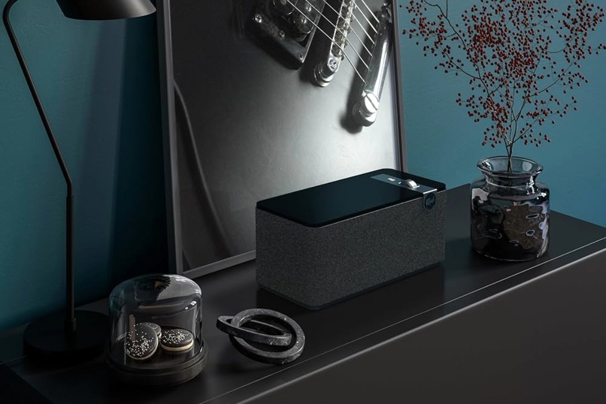 Взрывной звук в стильном дизайне! Klipsch The Three Plus Matte Black – это не просто колонка, а настоящий центр вашего музыкального мира!